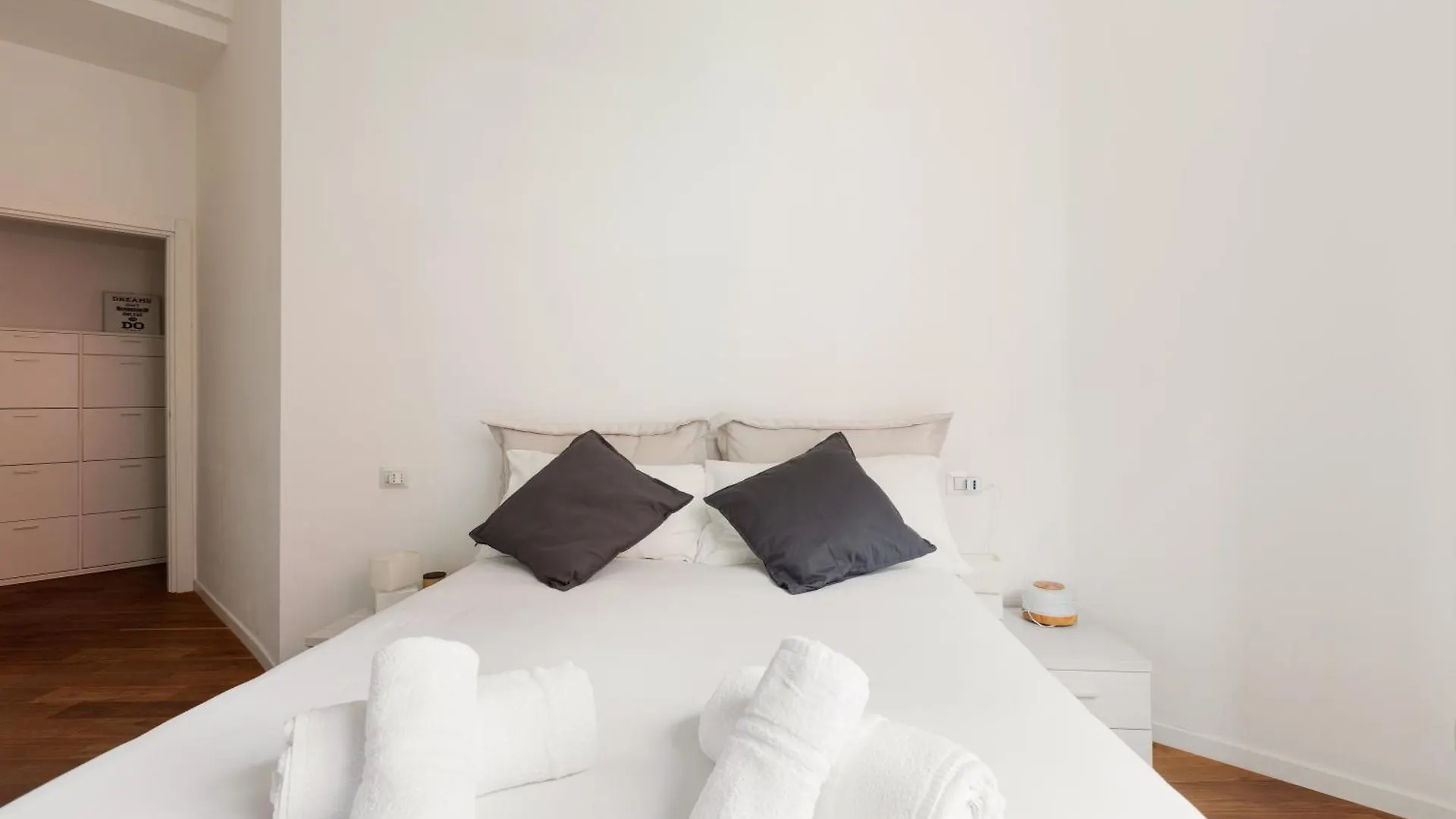 Apartment Repubblica - Centrale - Moderno Trilocale Milan