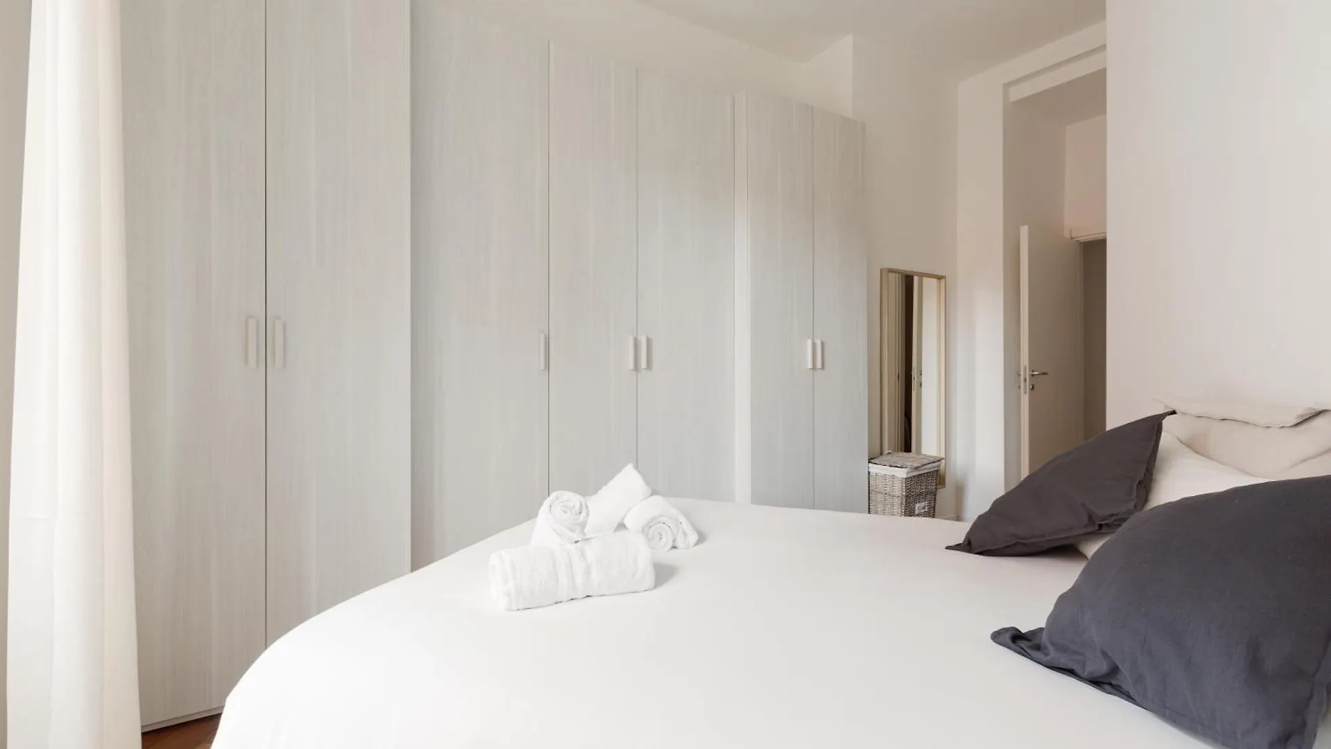 Apartment Repubblica - Centrale - Moderno Trilocale Milan Italy